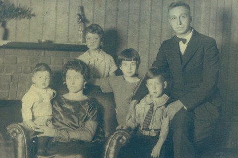 Pliny Saeger Family 1927